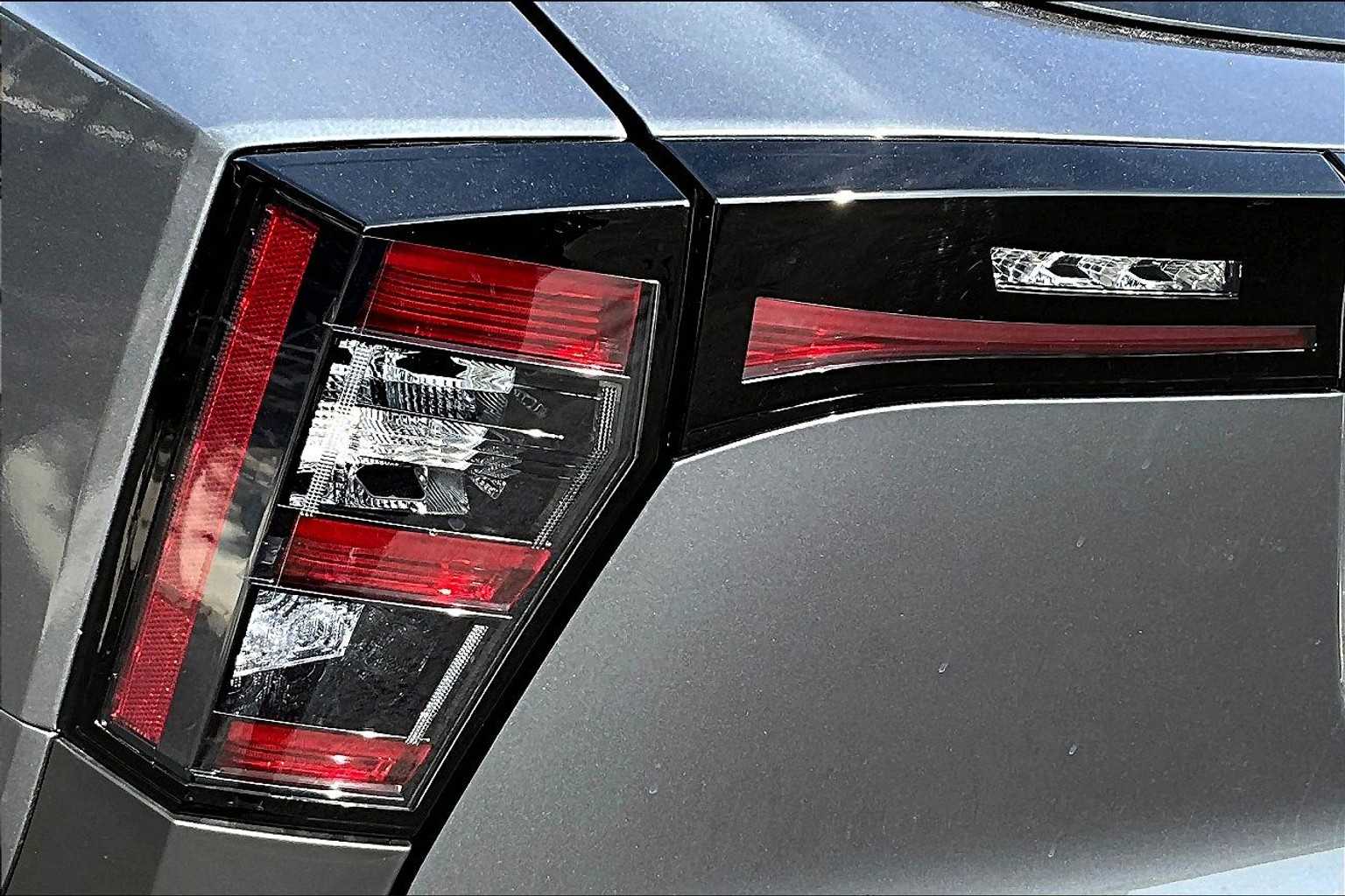 2025 Nissan Kicks SV photo 13
