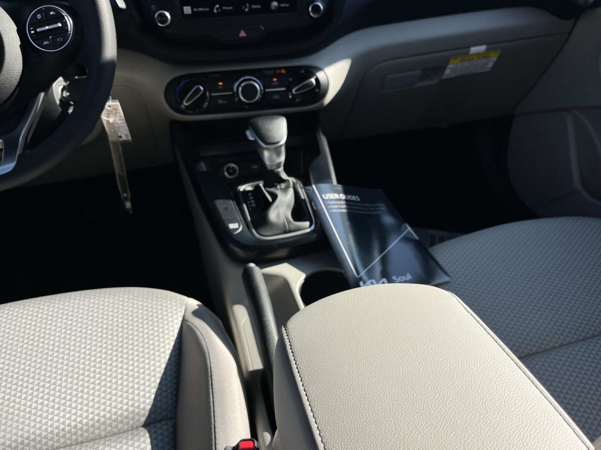 2025 Kia Soul LX photo 14