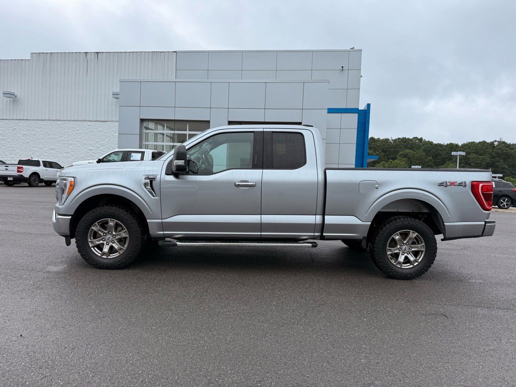 2022 Ford F-150 XLT photo 2