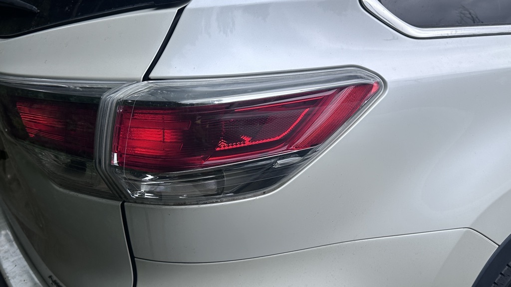 2016 Toyota Highlander Limited Platinum photo 8