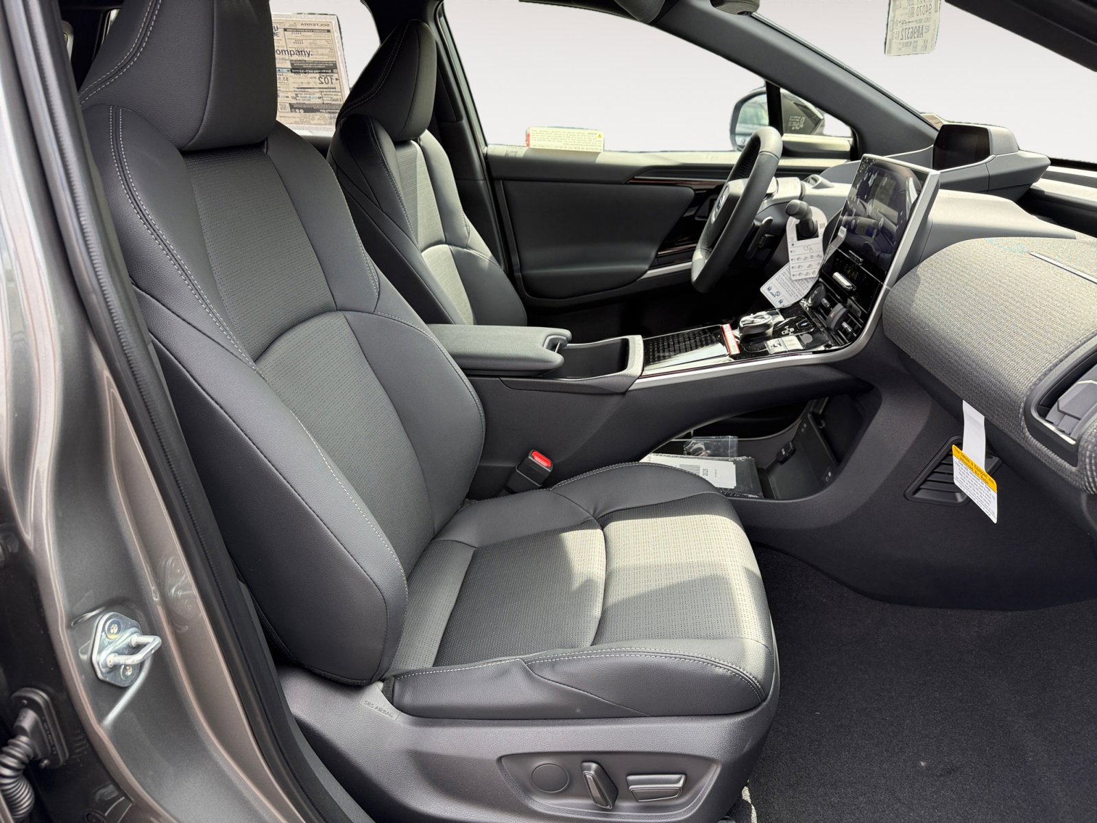 2025 Subaru Solterra Limited photo 18