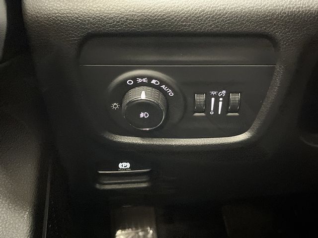 2021 Jeep Grand Cherokee L photo 21