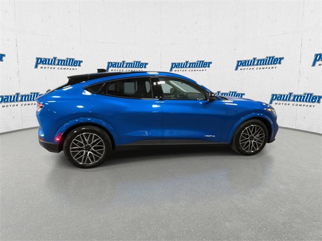 2025 Ford Mustang Mach-E Premium photo 12