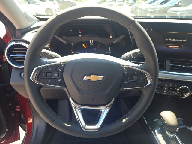 2025 Chevrolet Trax LT photo 14