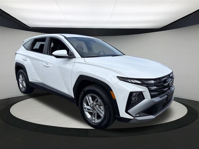 2025 Hyundai Tucson SE photo 2