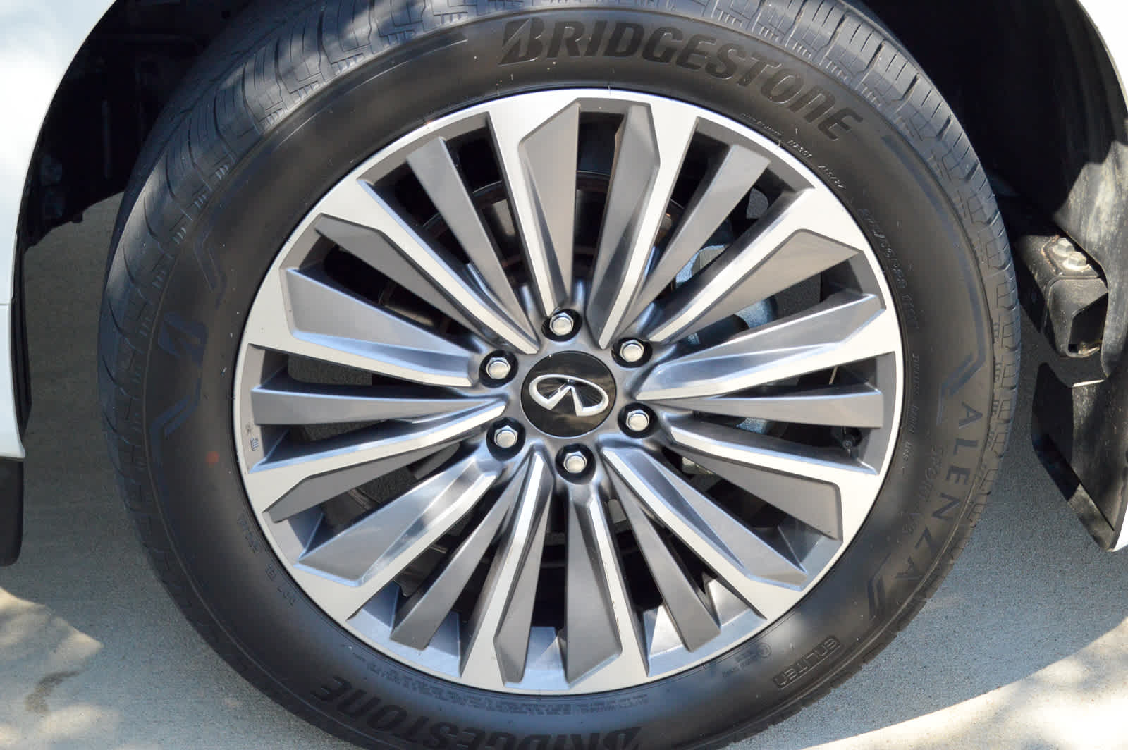 2025 Infiniti QX80 Sensory photo 10