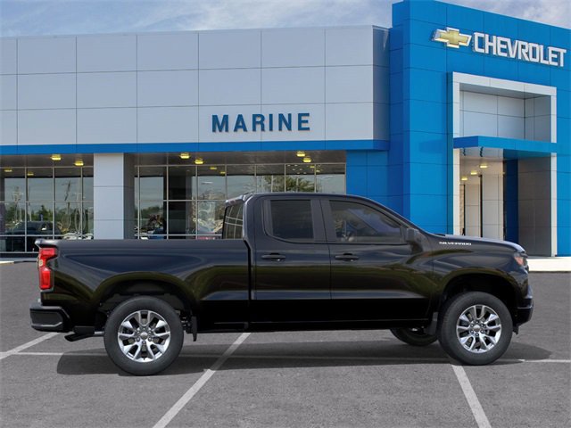 2026 Chevrolet Silverado Custom photo 5