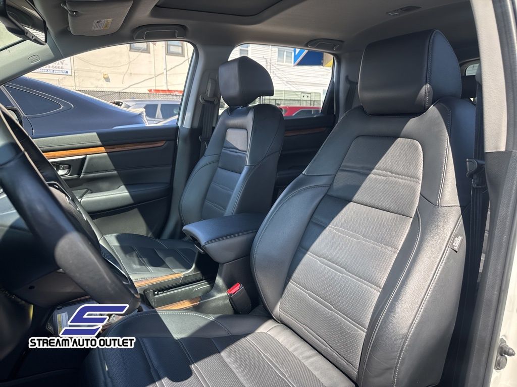 2022 Honda CR-V Touring photo 13
