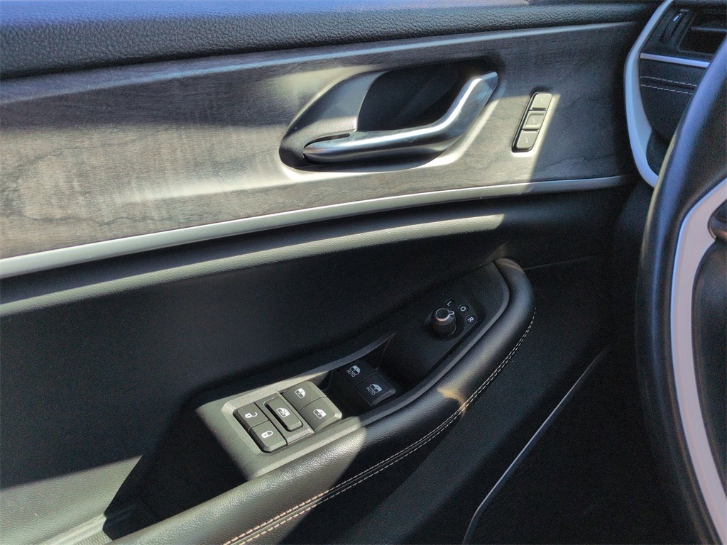 2022 Jeep Grand Cherokee Limited photo 25