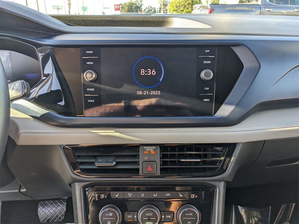 2024 Volkswagen Taos SE photo 22