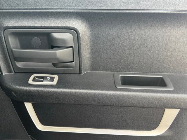 2016 Ram 1500 Express photo 19