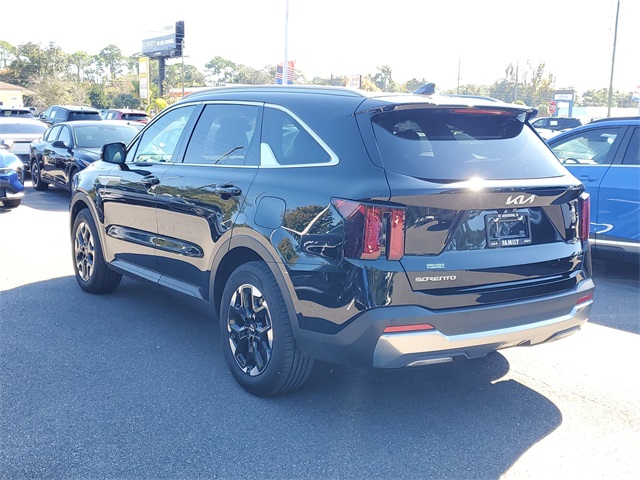 2024 Kia Sorento S photo 4