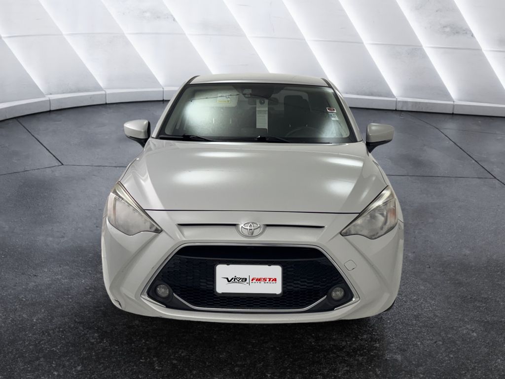 2020 Toyota Yaris L photo 2