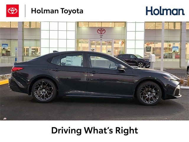 2026 Toyota Camry SE's photo