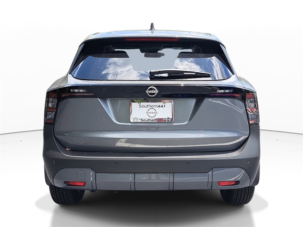 2025 Nissan Kicks SV photo 3