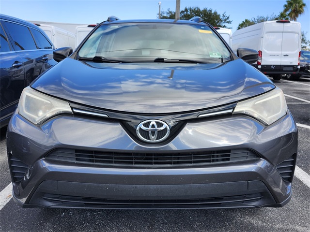 2016 Toyota RAV4 LE photo 2