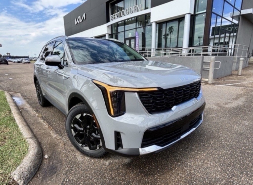 2026 Kia Sorento S's photo