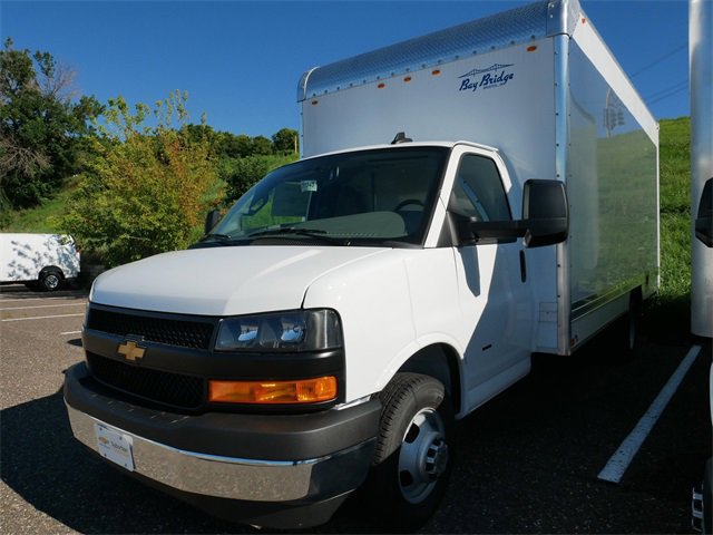 2025 Chevrolet Express Cutaway 3500 photo 3