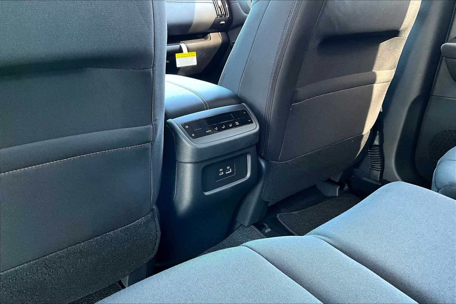 2025 Nissan Pathfinder SV photo 19