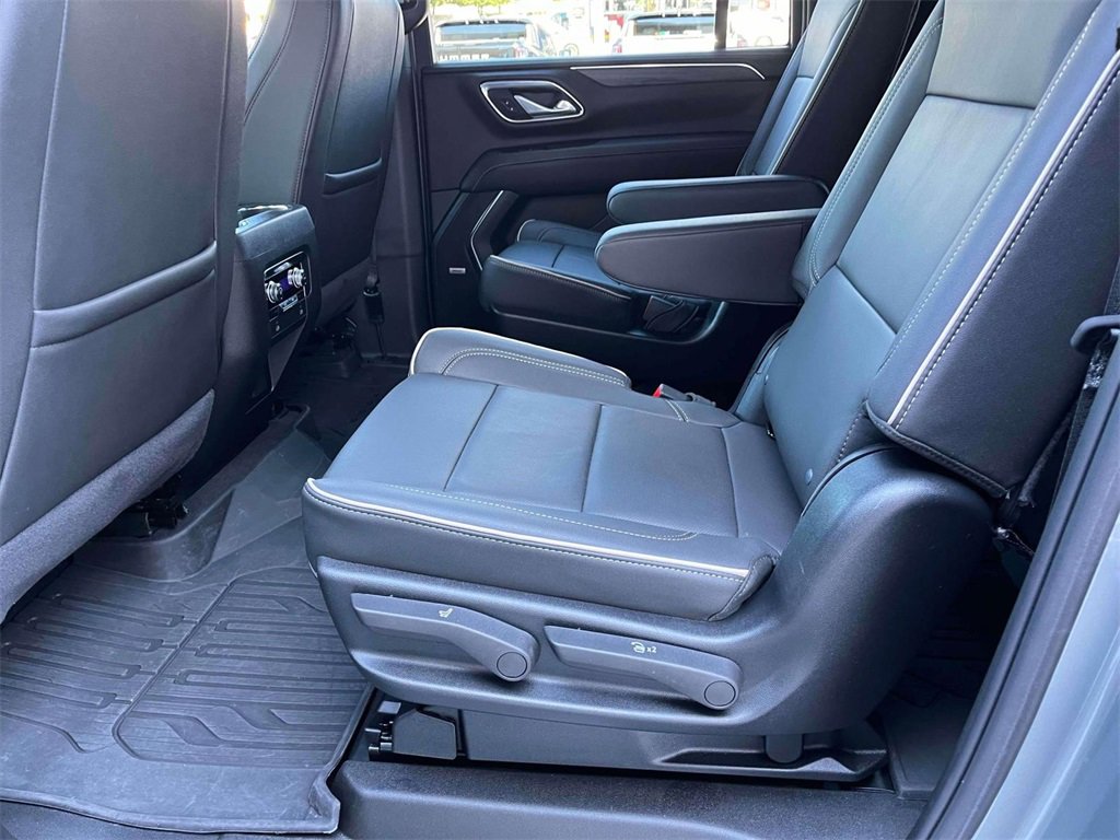 2024 Gmc Yukon XL SLT photo 16