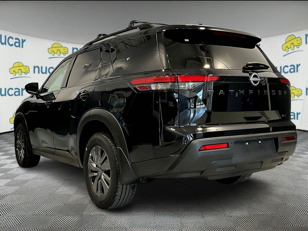 2025 Nissan Pathfinder SV photo 2