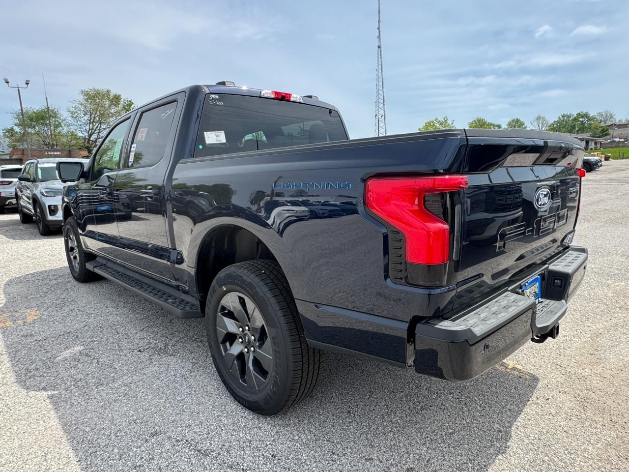 2025 Ford F-150 Lightning photo 5