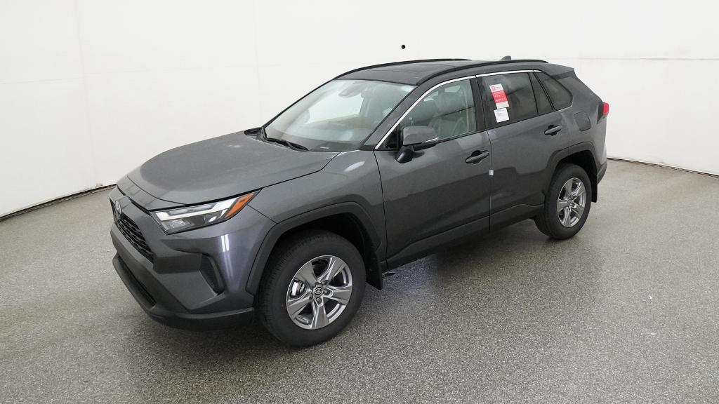 2025 Toyota RAV4 XLE's photo