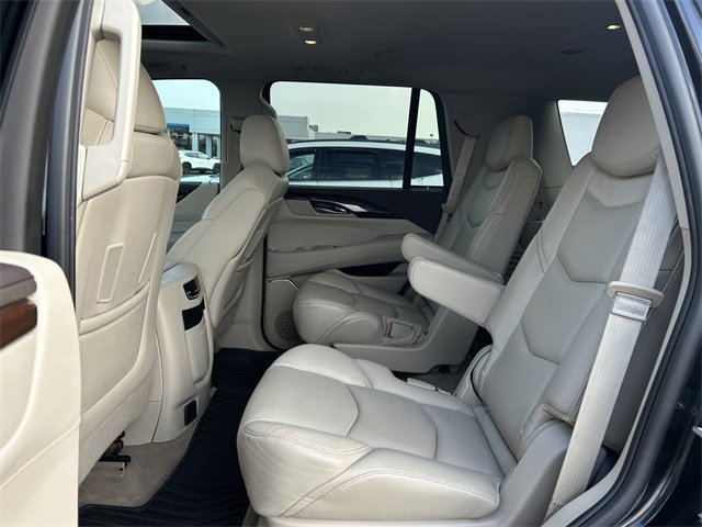 2017 Cadillac Escalade Luxury photo 8