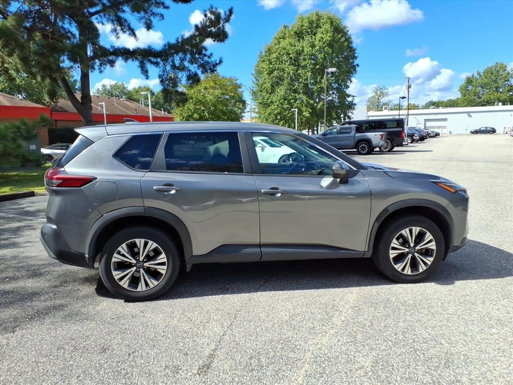 2023 Nissan Rogue SV photo 2