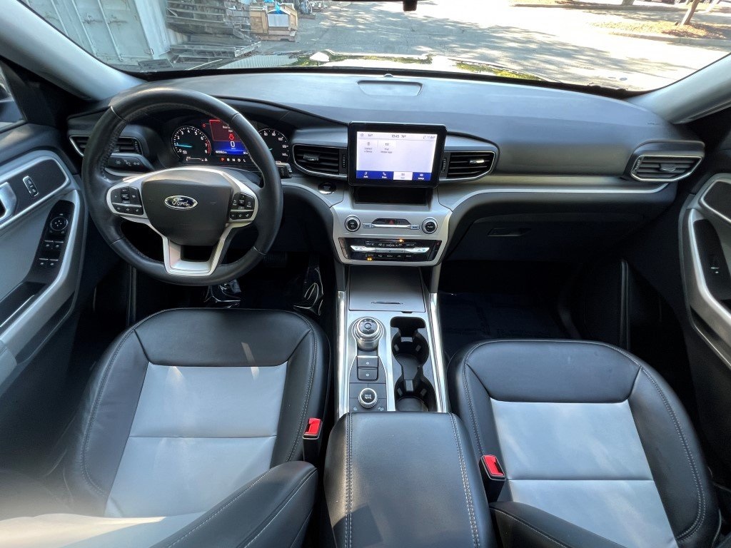 2022 Ford Explorer XLT photo 3