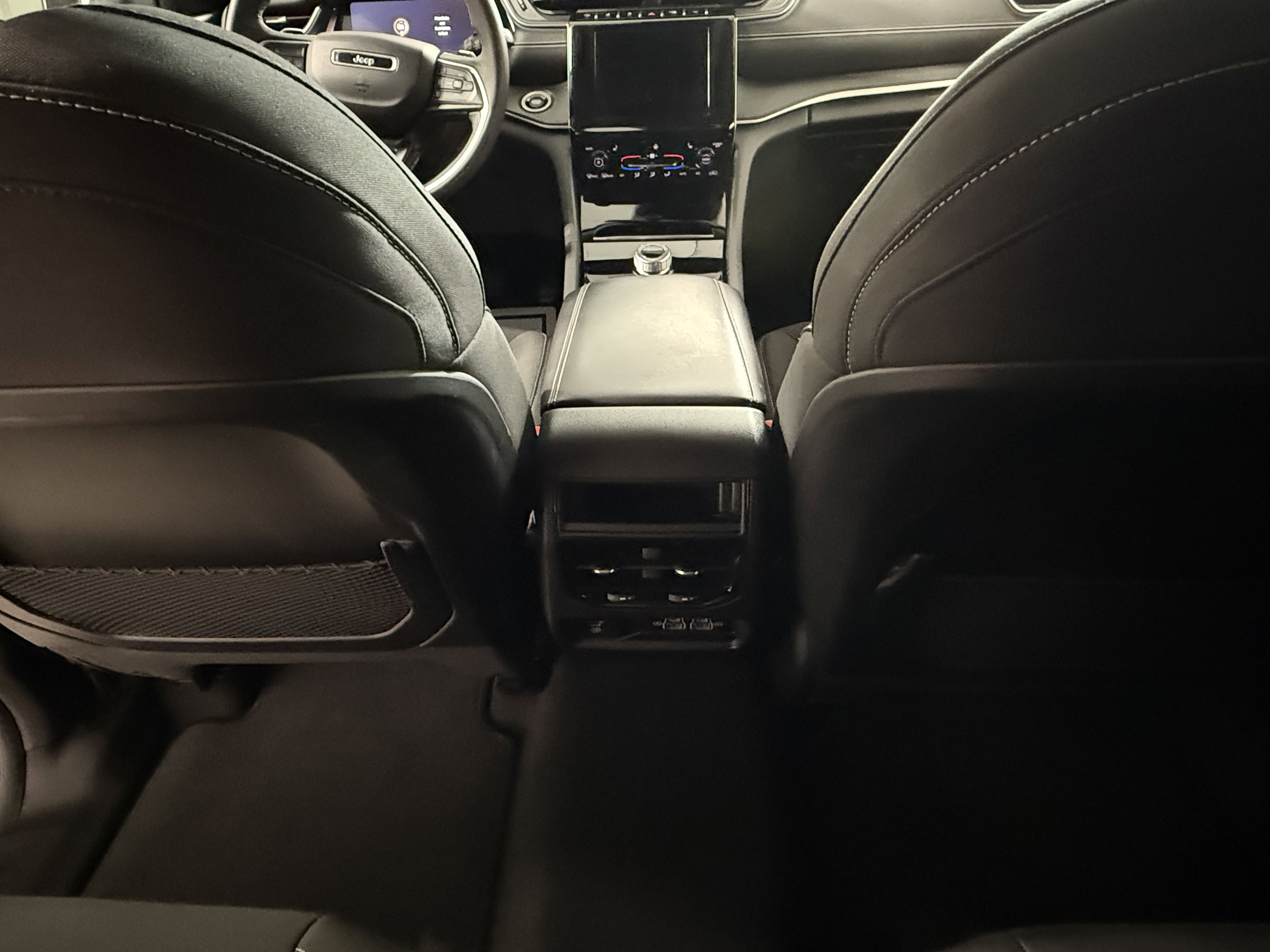 2023 Jeep Grand Cherokee Laredo Altitude photo 9