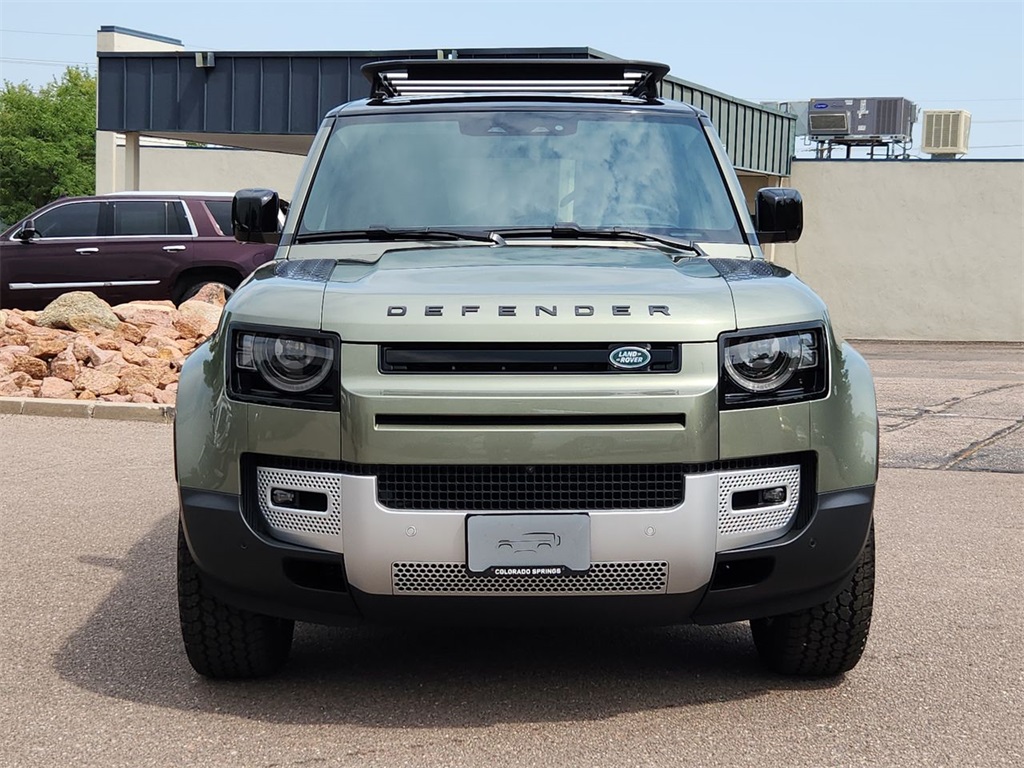2025 Land Rover Defender 110 S photo 12