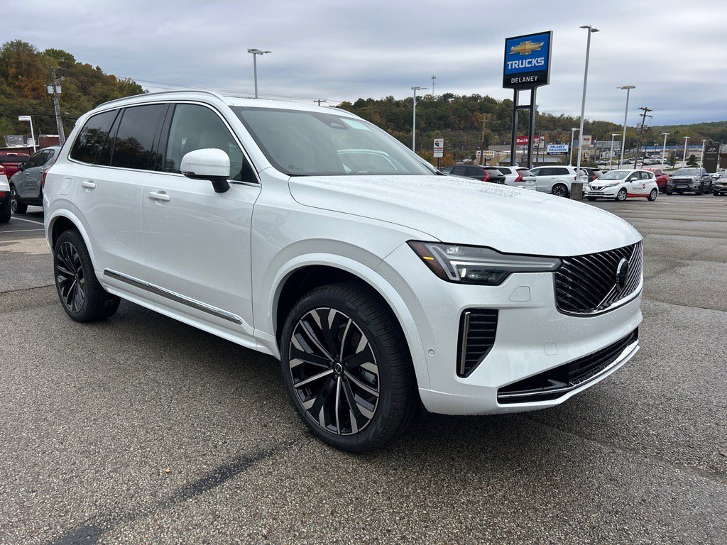 2026 Volvo XC90 Plus's photo