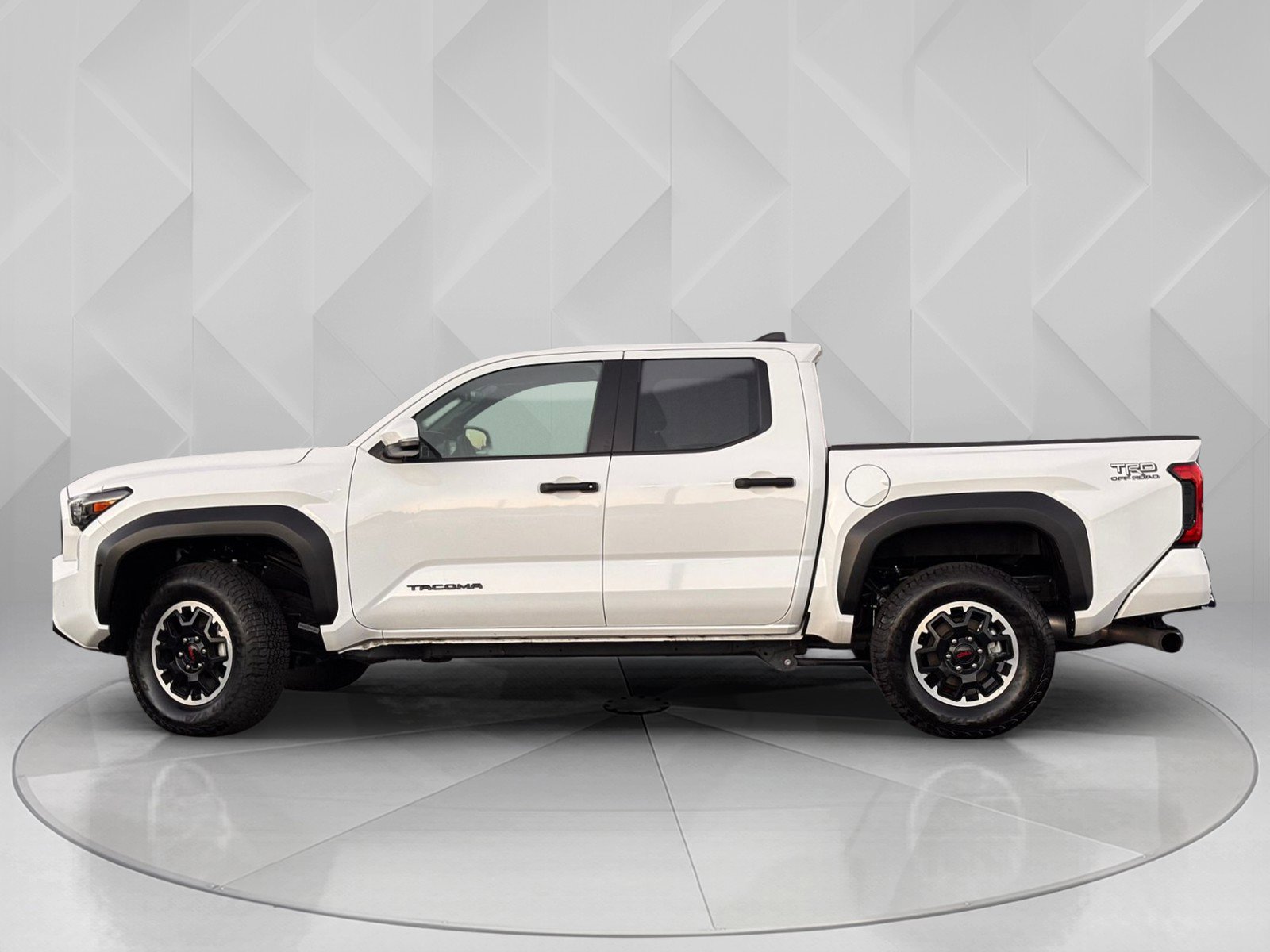 2025 Toyota Tacoma TRD Off-Road 4x4 photo 2