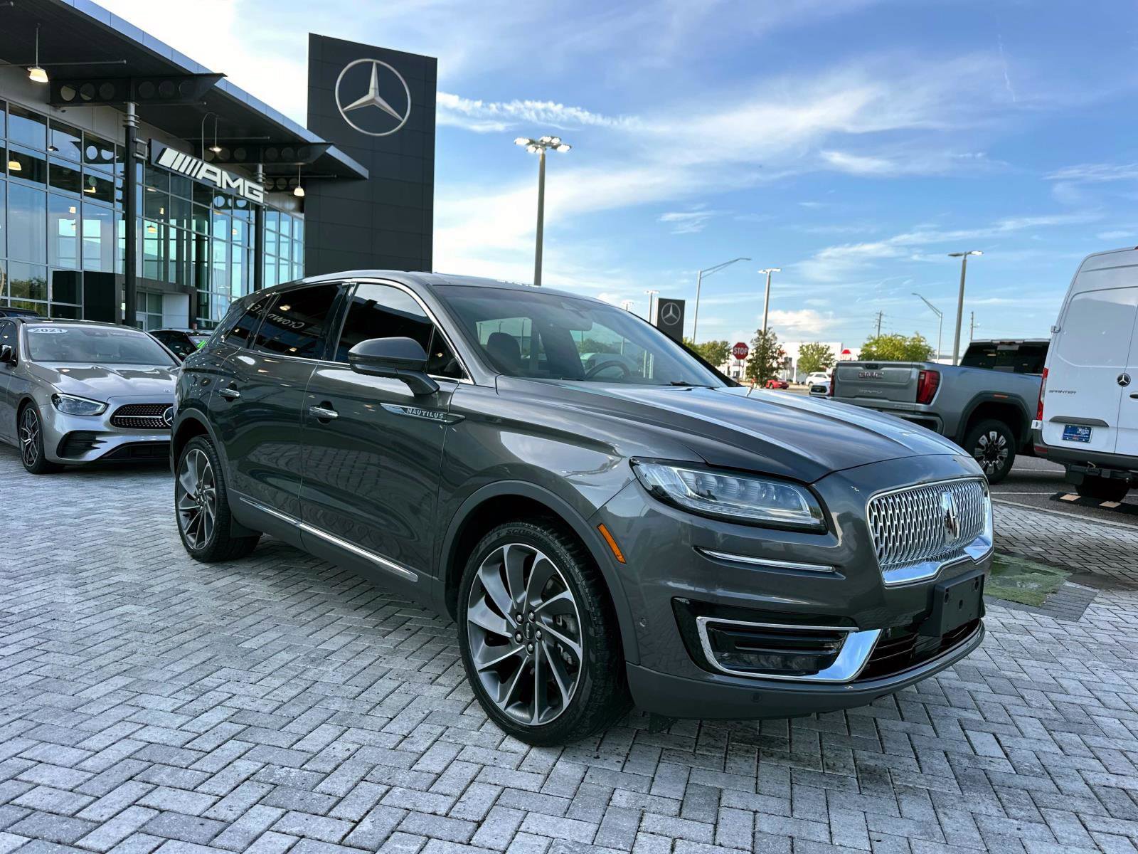 2019 Lincoln Nautilus Reserve photo 2