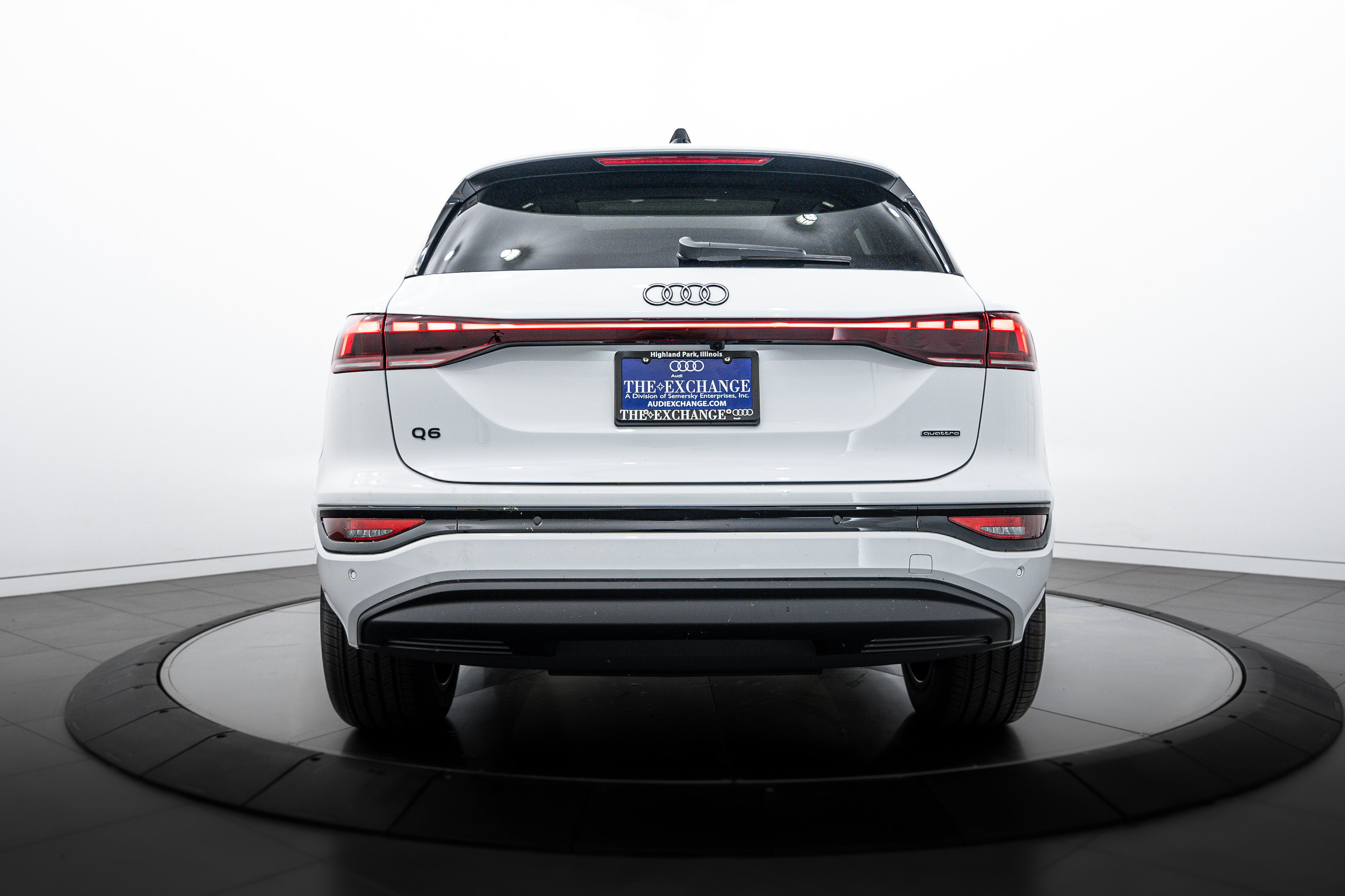 2025 Audi Q6 E-tron Premium Plus photo 8
