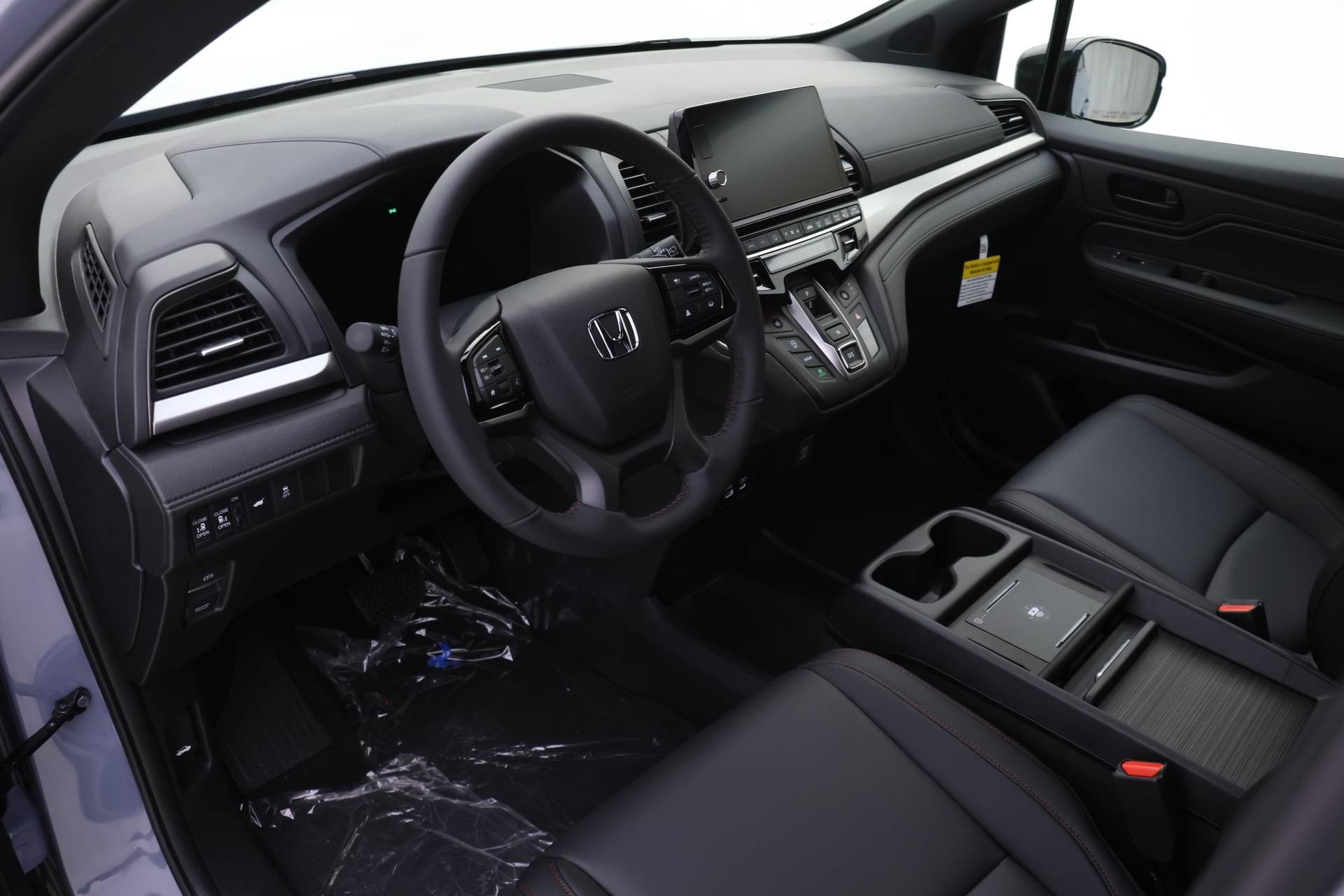 2026 Honda Odyssey photo 3