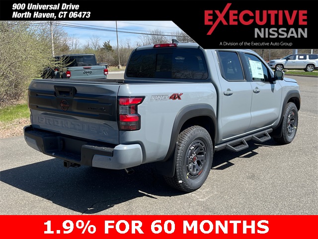 2025 Nissan Frontier PRO-4X photo 2