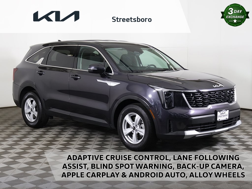 2025 Kia Sorento LX's photo
