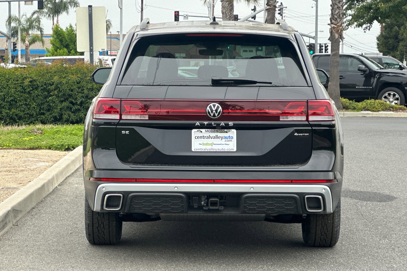 2025 Volkswagen Atlas Peak Edition SE photo 5