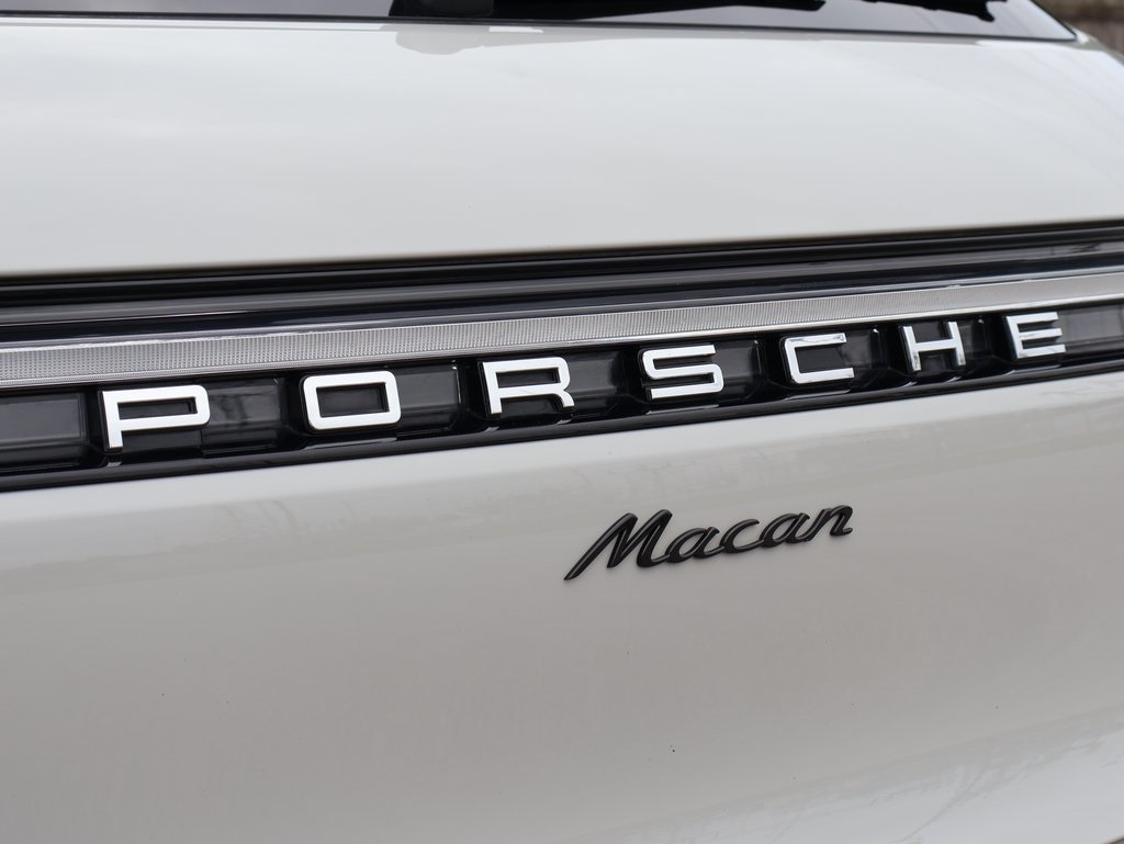 2025 Porsche Macan T photo 6