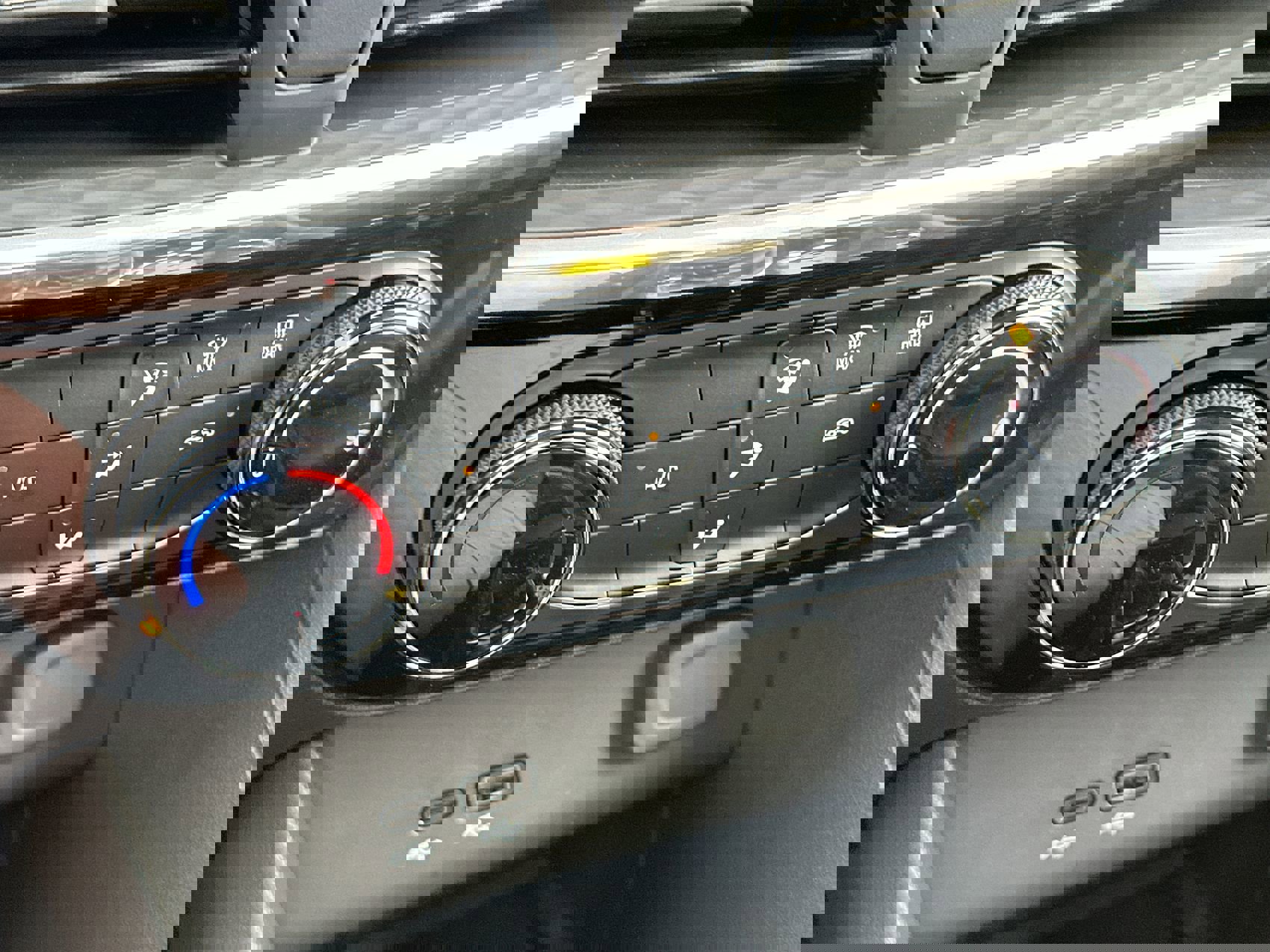 2025 Buick Encore GX Sport Touring photo 10