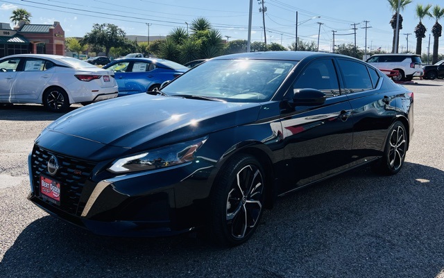 2024 Nissan Altima 2.5 SR photo 3