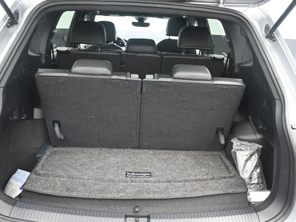 2023 Volkswagen Tiguan SE R-Line Black photo 10