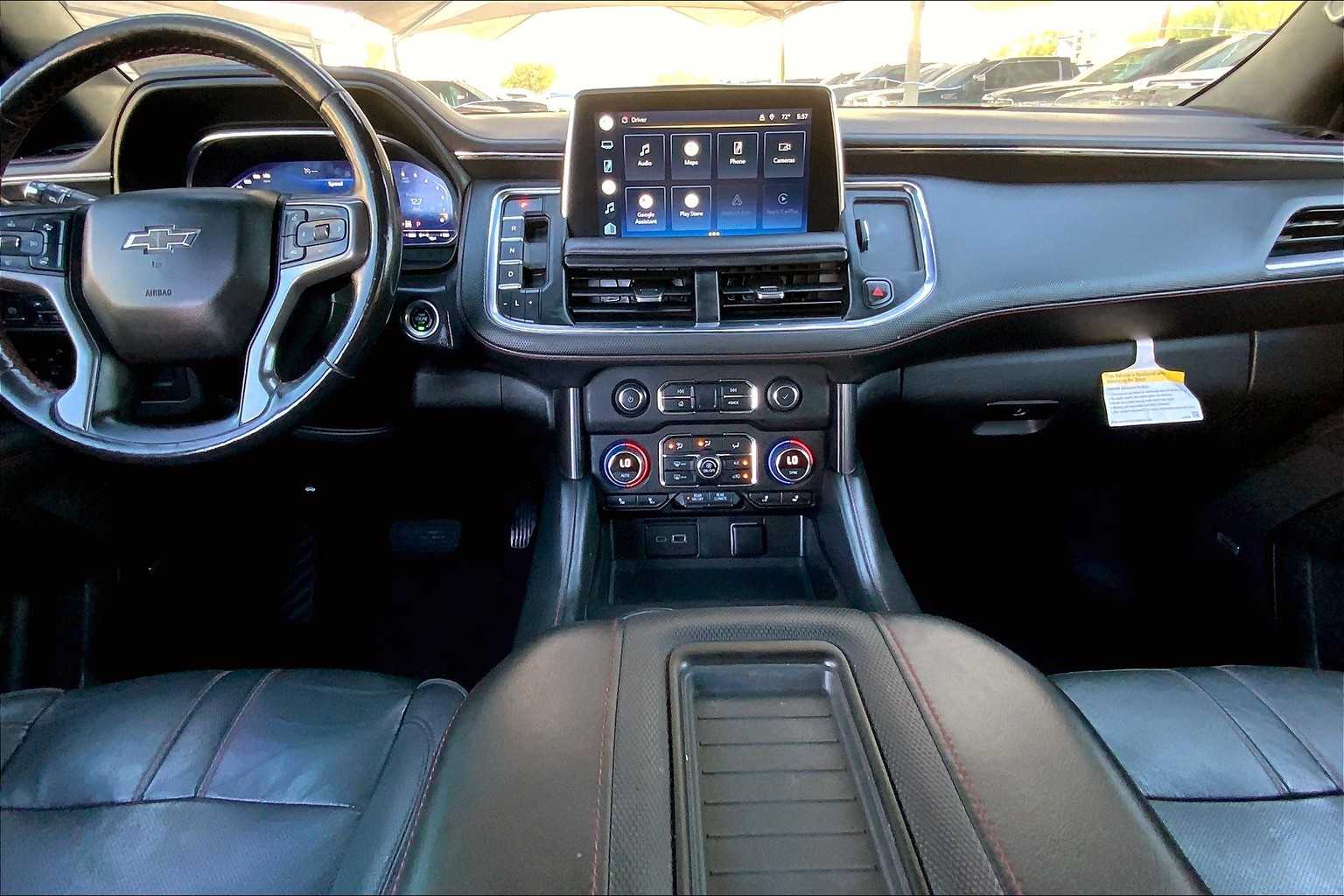 2022 Chevrolet Suburban RST photo 15
