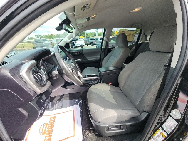 2022 Toyota Tacoma SR5 V6 photo 12