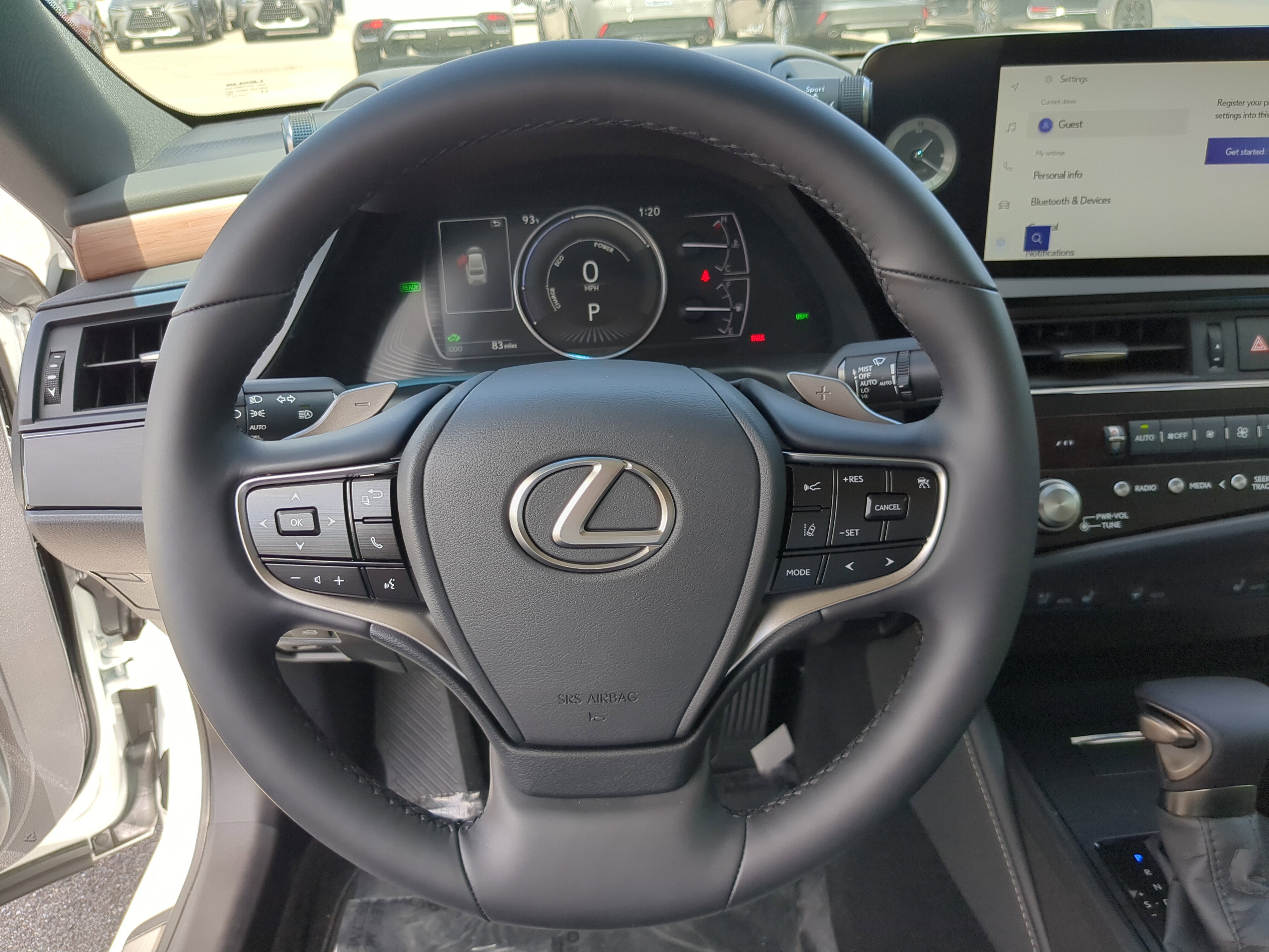 2025 Lexus ES 300h photo 25