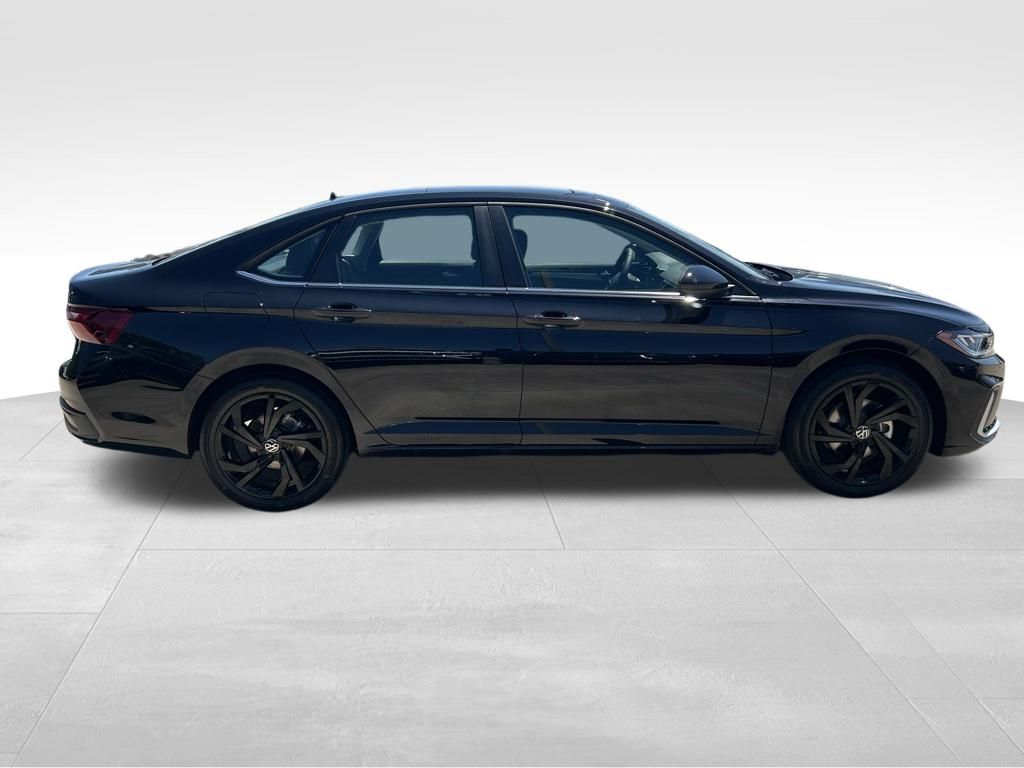 2025 Volkswagen Jetta 1.5T SE photo 3