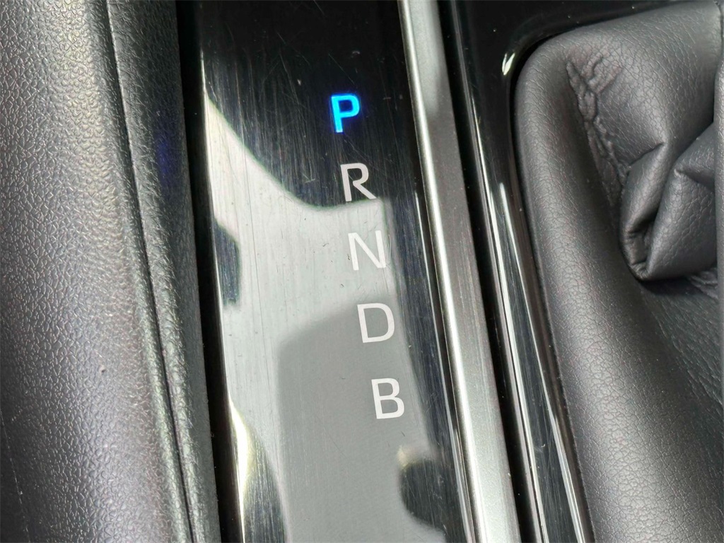 2022 Toyota Corolla LE photo 24