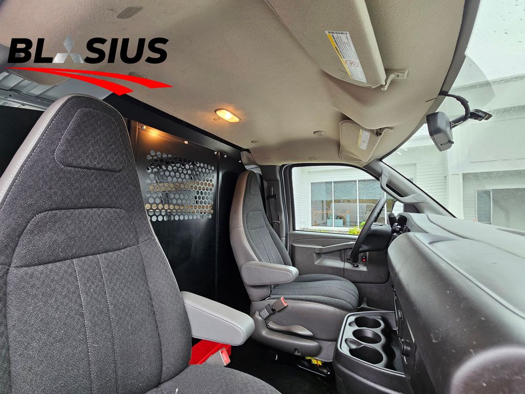 2023 Chevrolet Express 2500 Work Cargo Van photo 10